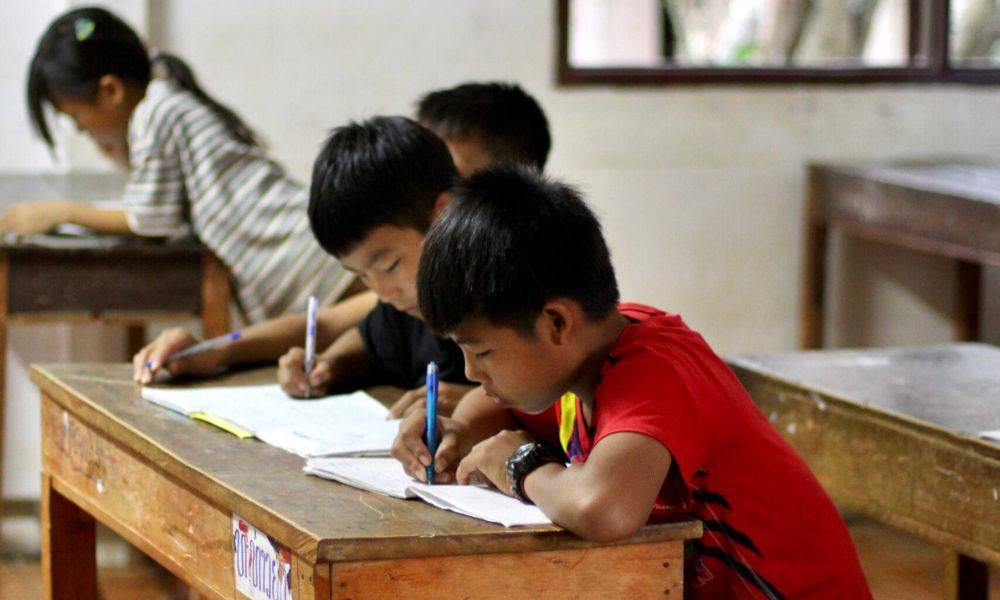 Teaching English English classes are the main and first part of our educational programs